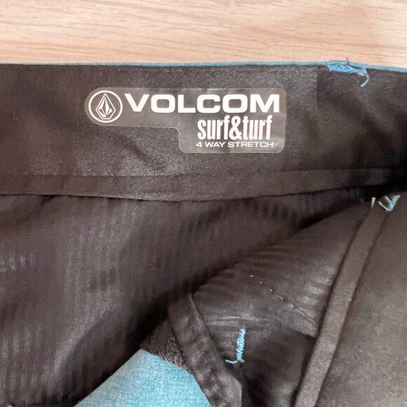 VOLCOM 9" Surf and Turf Hybrid Shorts 20" Outseam in Turquoise Men's 30 Waist - Picture 9 of 11